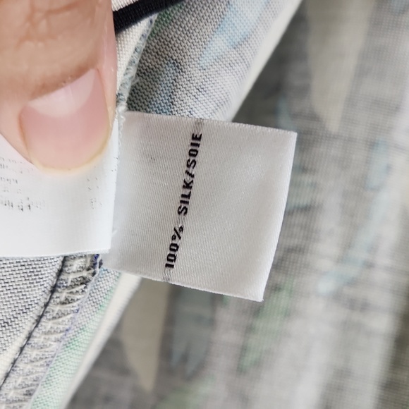 Diane Von Furstenberg-Julian Two Mini Banded dress.  Size 8. - Picture 9 of 10